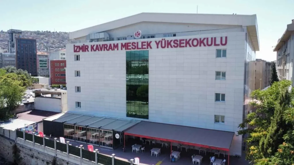 İzmir Kavram Meslek Yüksekokulu kampüs binası